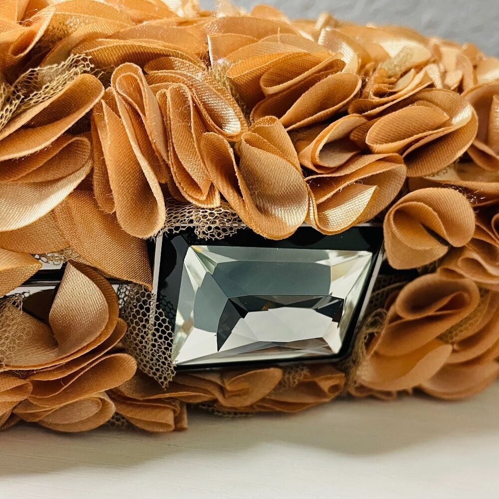 BCBGMAXAZRIA 3D Floral Satin Petal Clutch Champagne Evening Bag w Chain - Picture 6 of 11